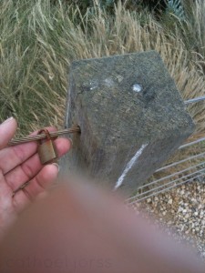 H2O HoL lock on stumppost