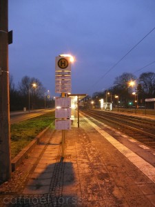 H2O HoL streetlit tramstop